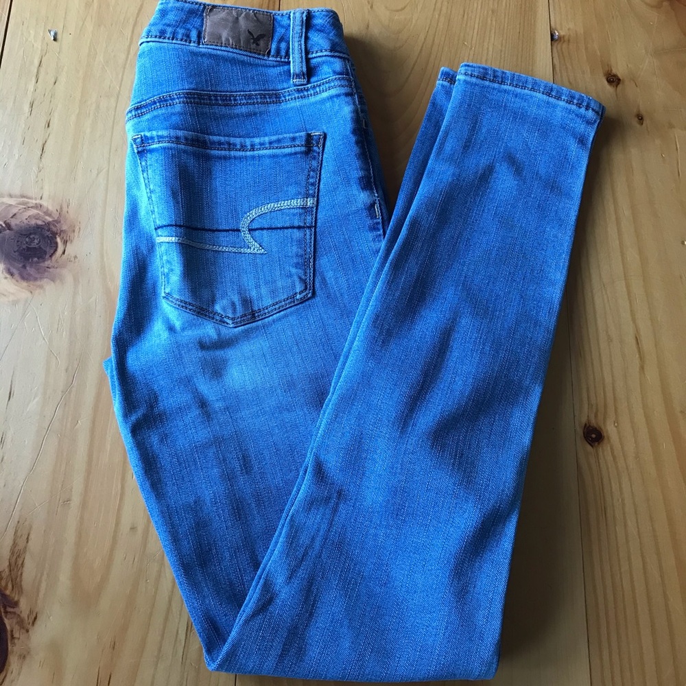 American Eagle High Waisted Jeans